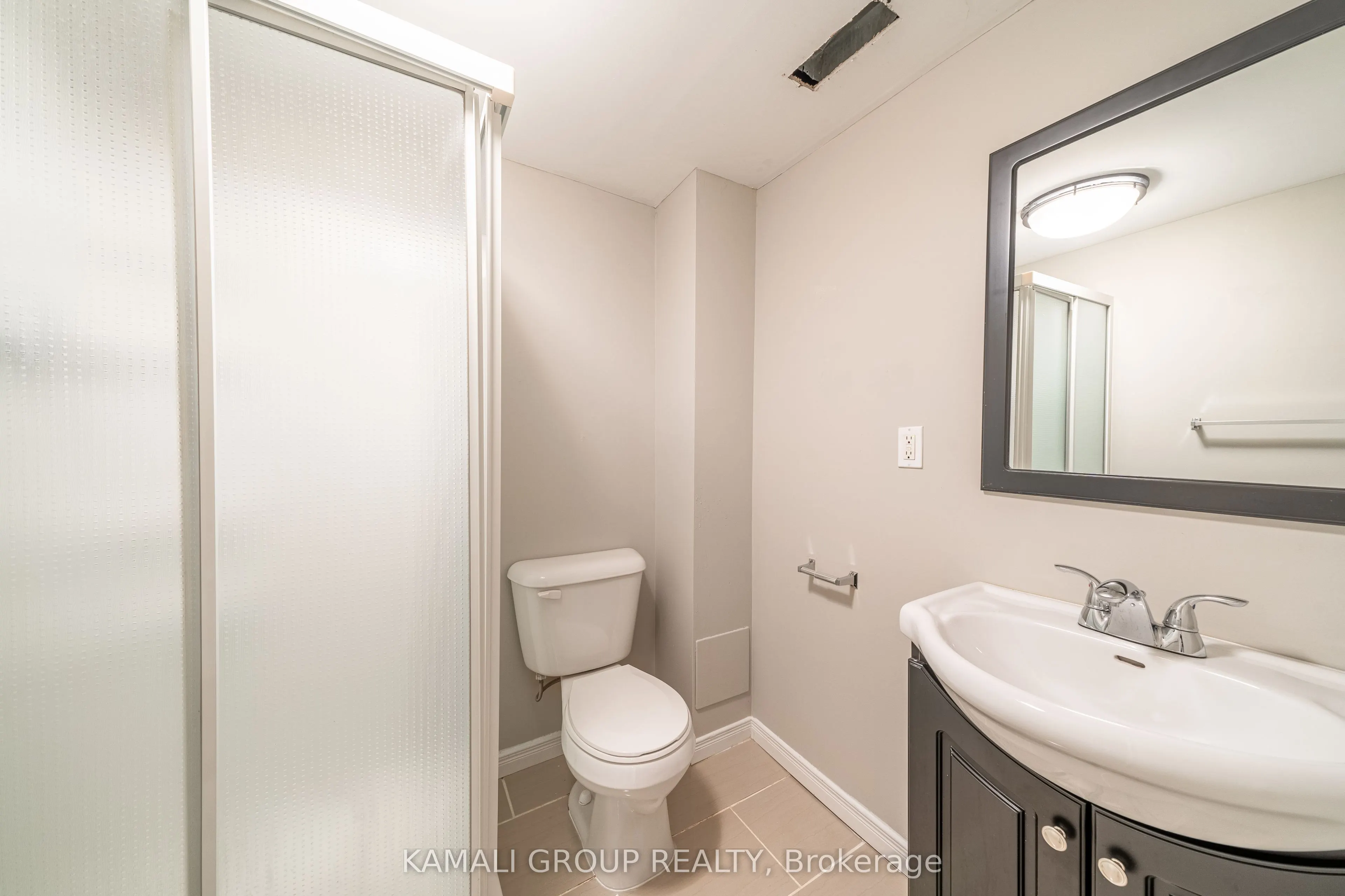 913 Carnaby Crescent
