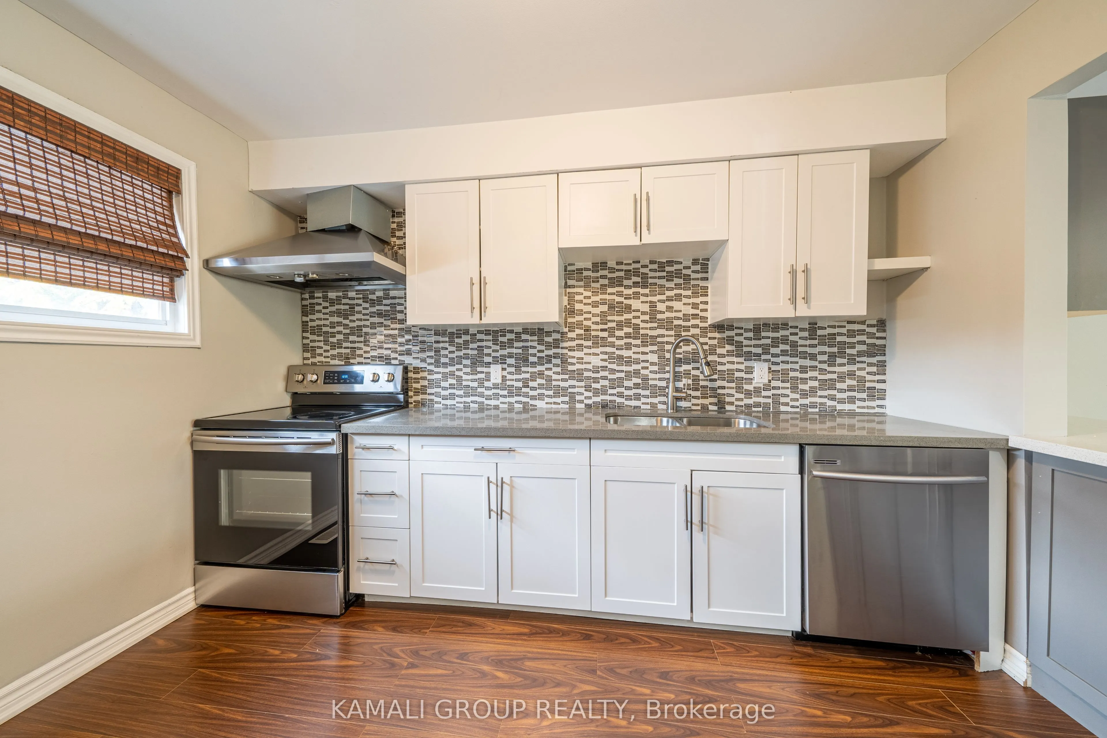 913 Carnaby Crescent