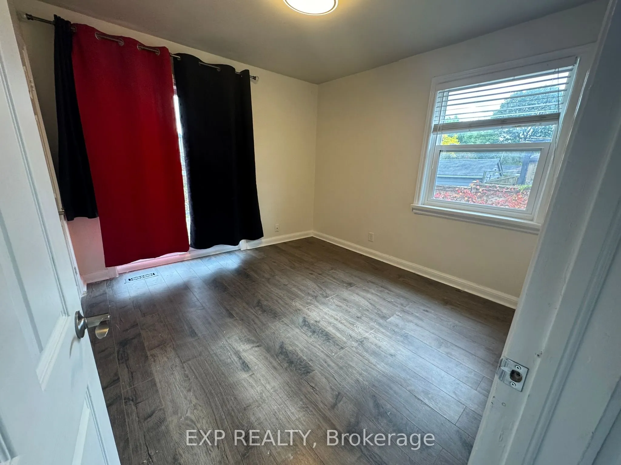 97 Central Park Boulevard N, #Upper,