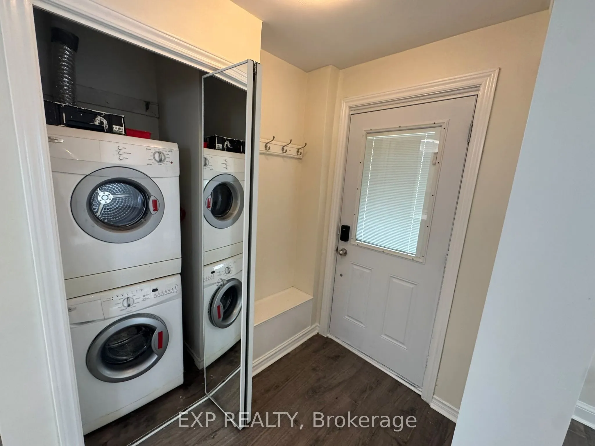 97 Central Park Boulevard N, #Upper,