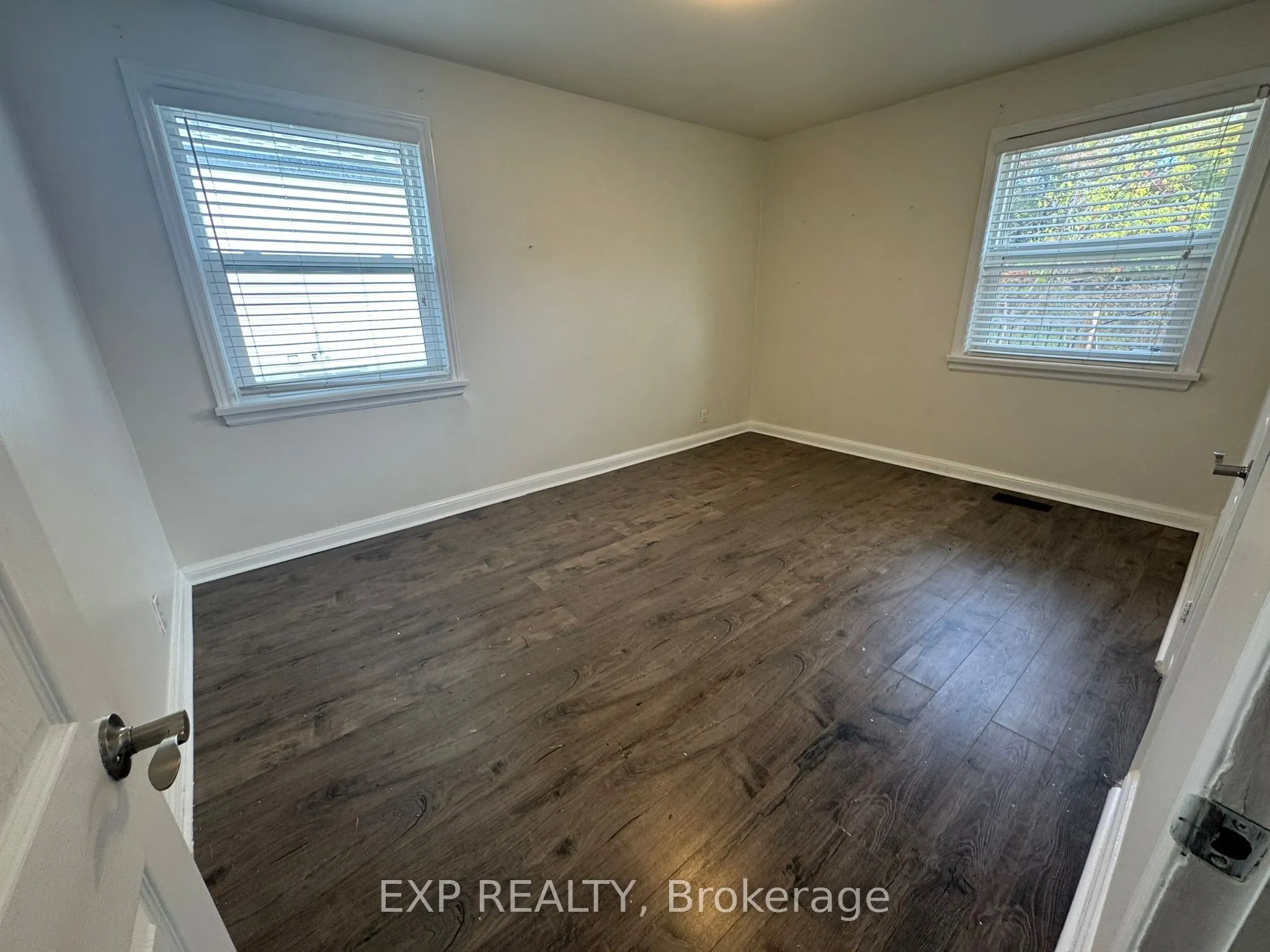 97 Central Park Boulevard N, #Upper,