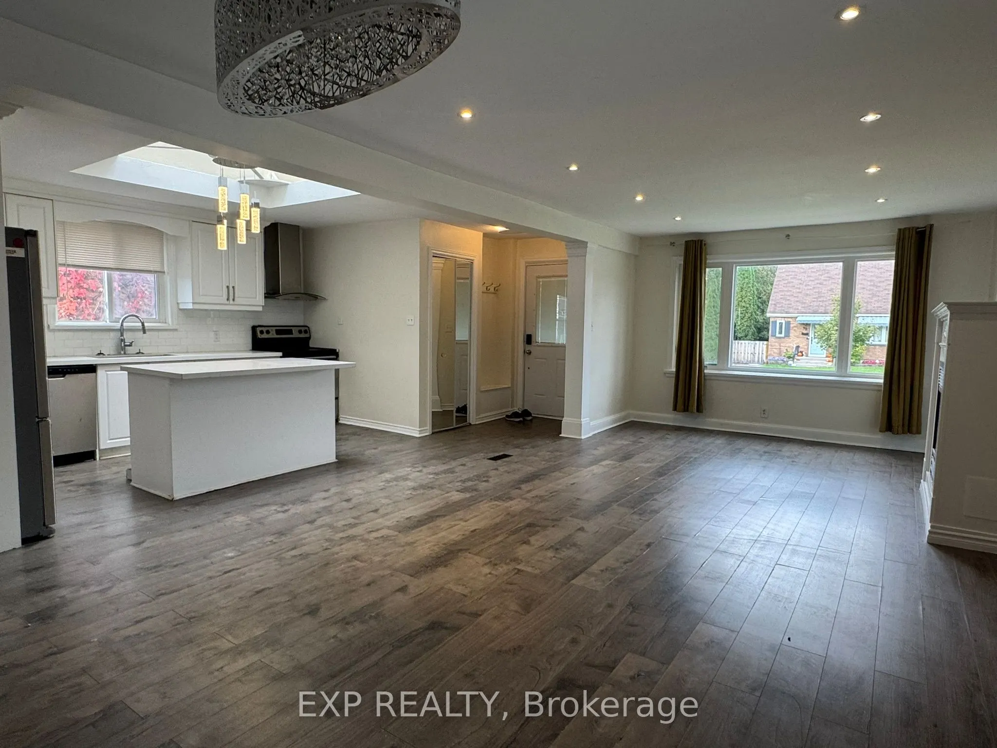97 Central Park Boulevard N, #Upper,