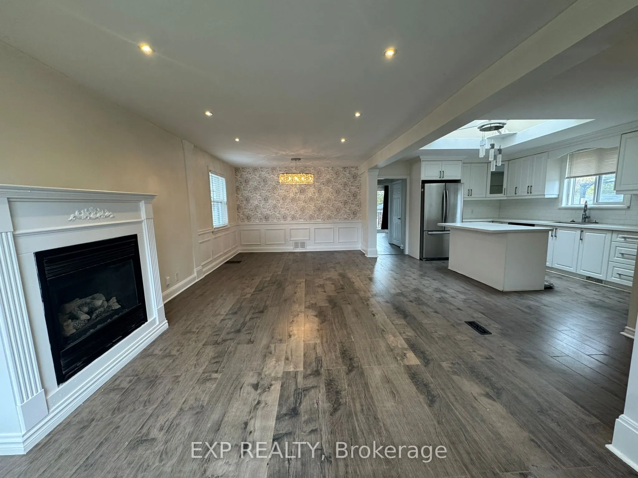 97 Central Park Boulevard N, #Upper,