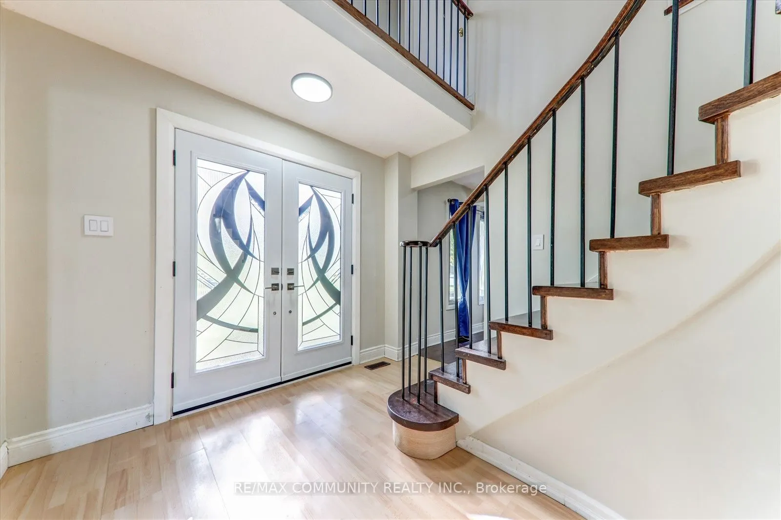 7 Adams Drive