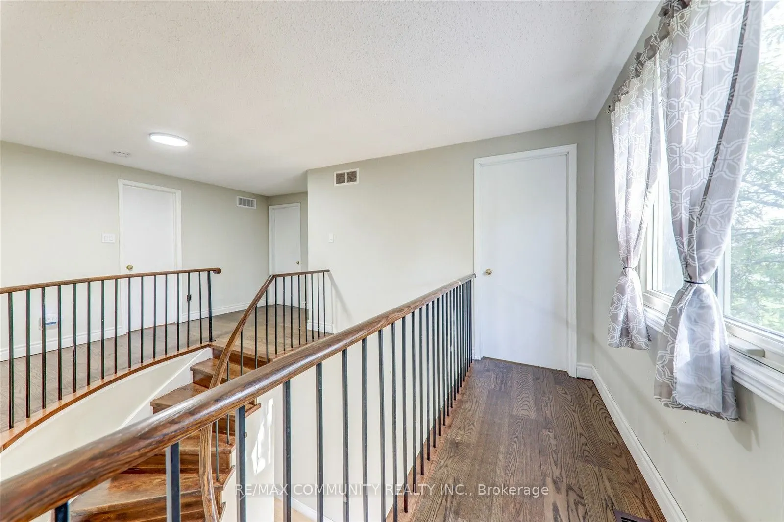 7 Adams Drive
