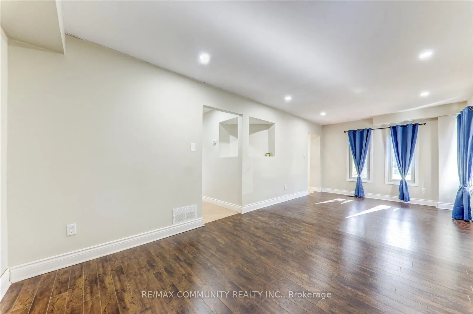 7 Adams Drive