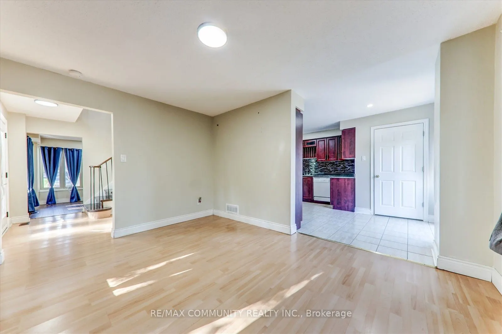 7 Adams Drive