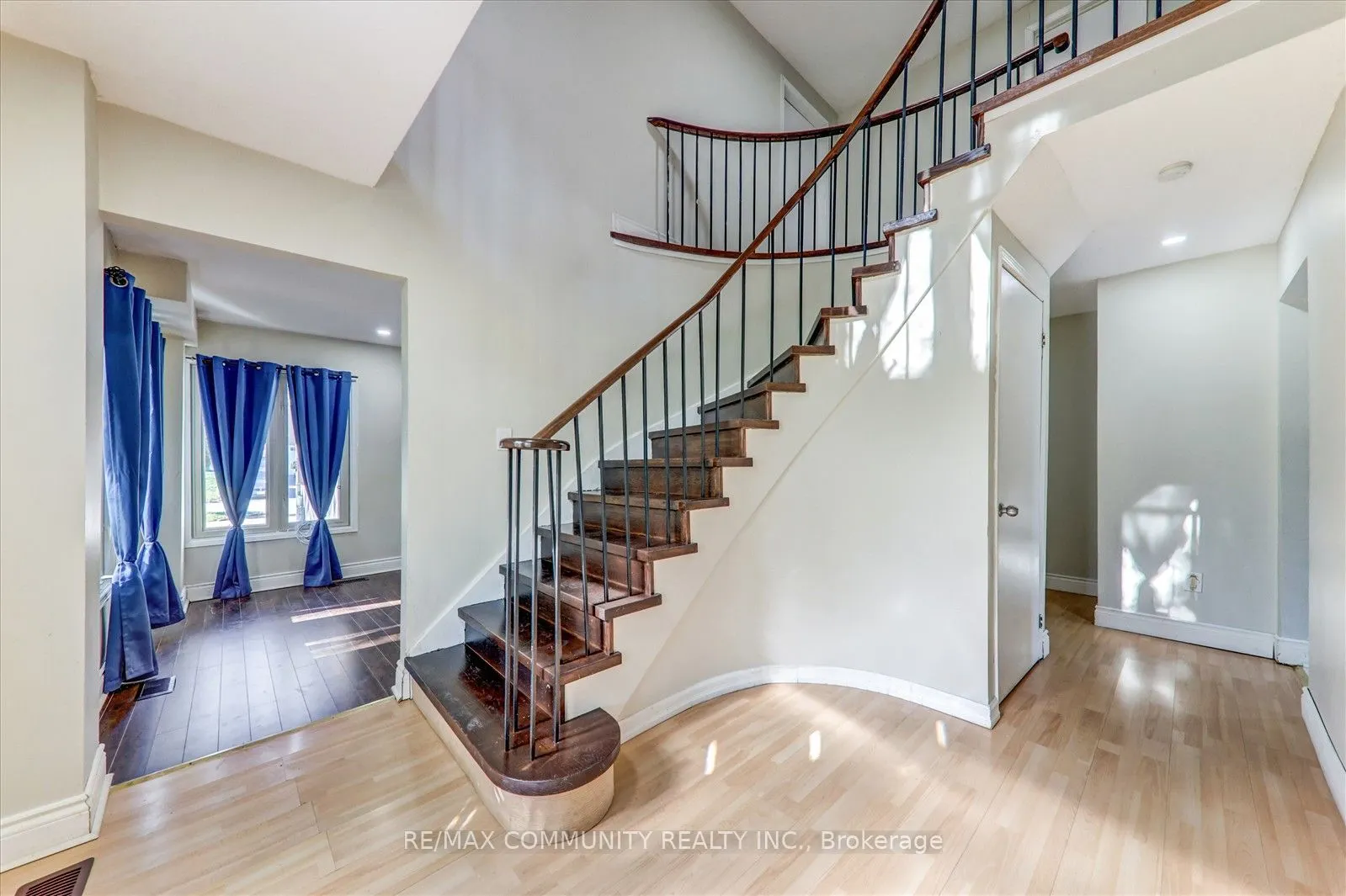 7 Adams Drive