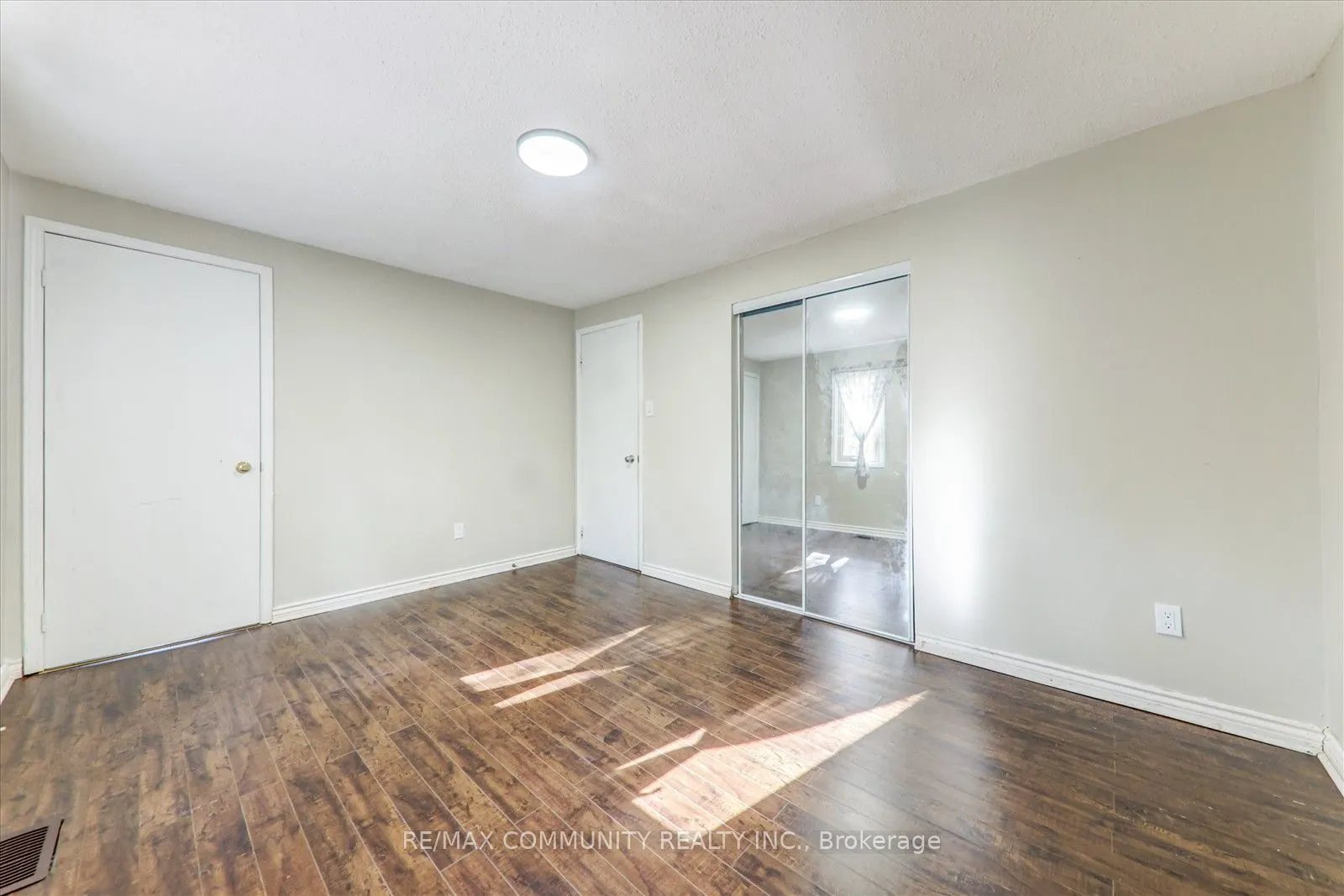 7 Adams Drive