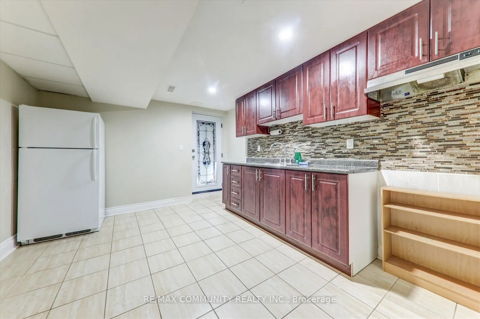 7 Adams Drive