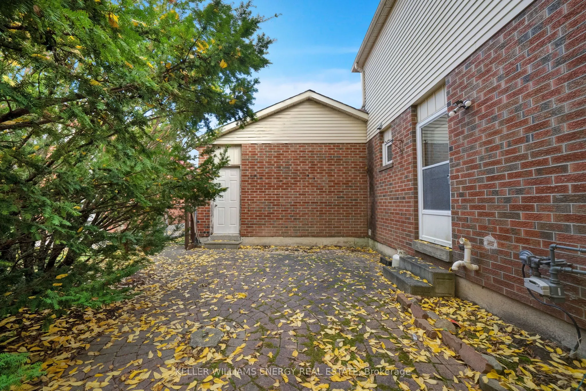 66 Rotherglen Road S