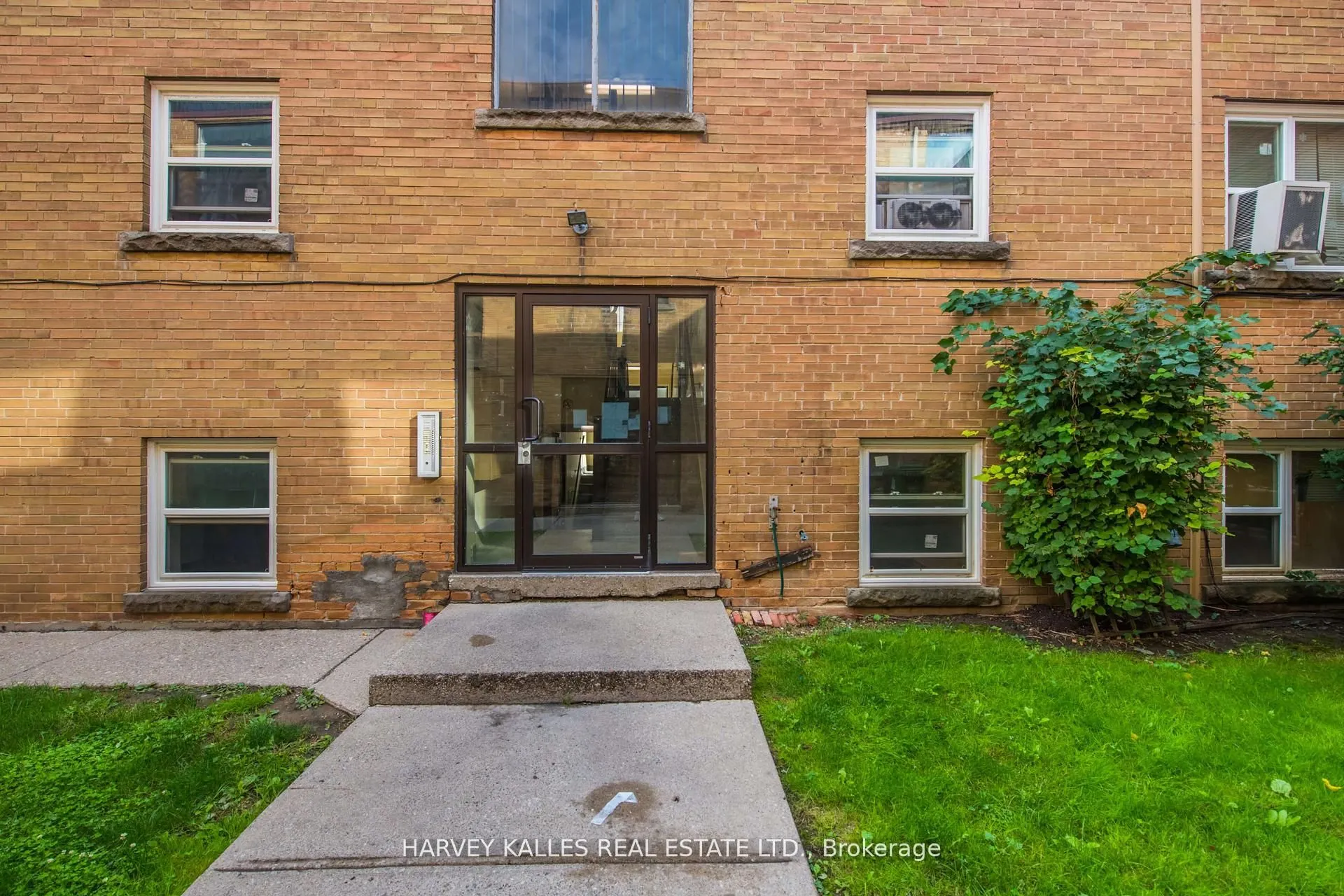 2905 St Clair Avenue E, #11
