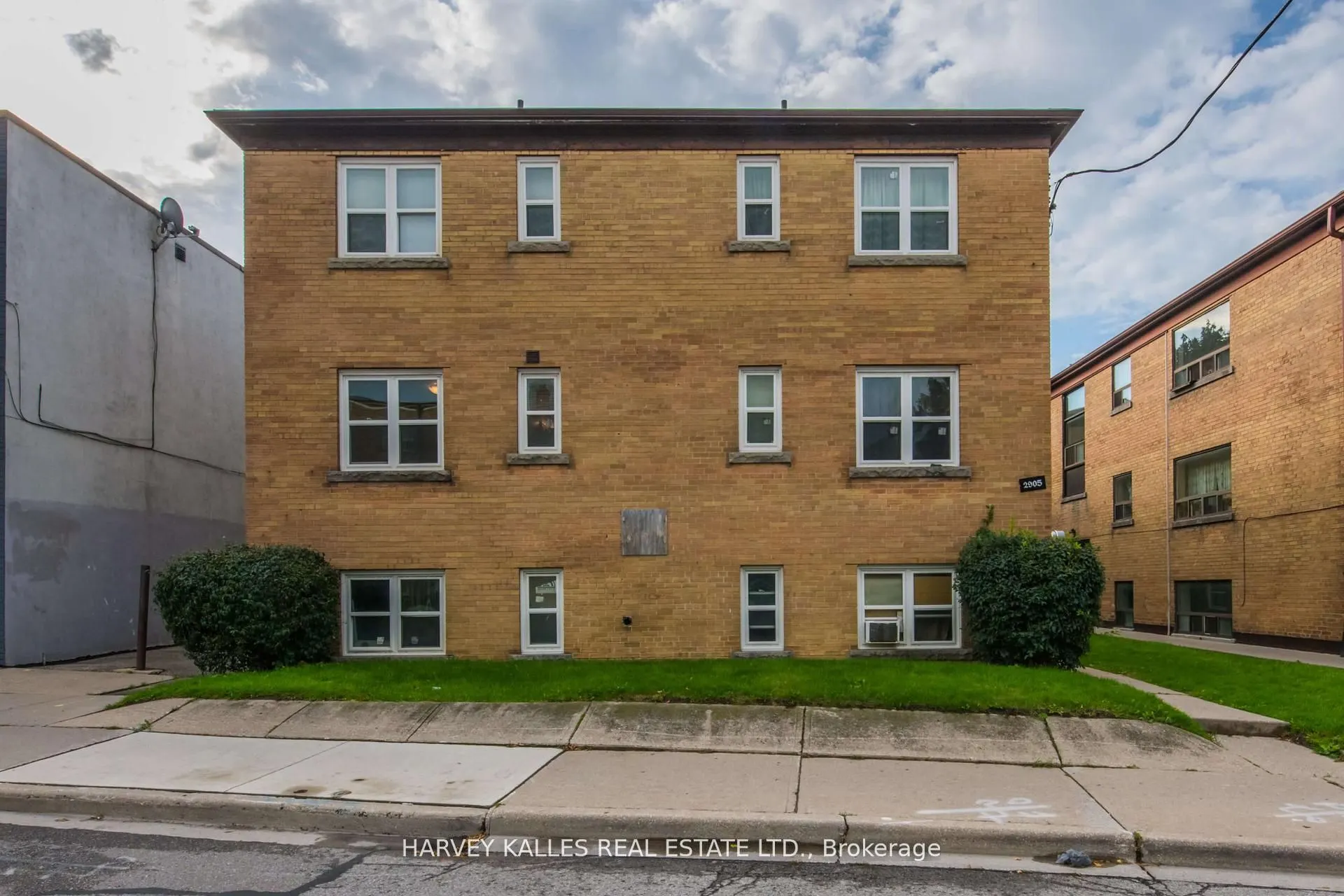 2905 St Clair Avenue E, #11