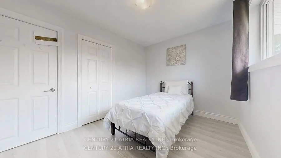 82 Clementine Square