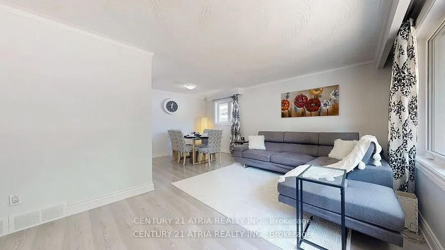 82 Clementine Square