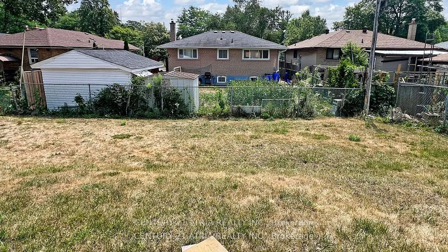 82 Clementine Square