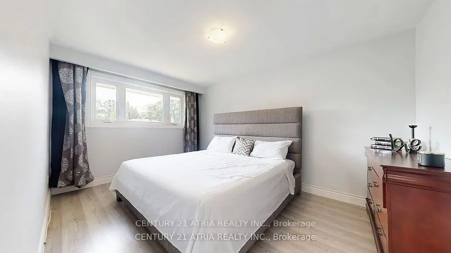 82 Clementine Square