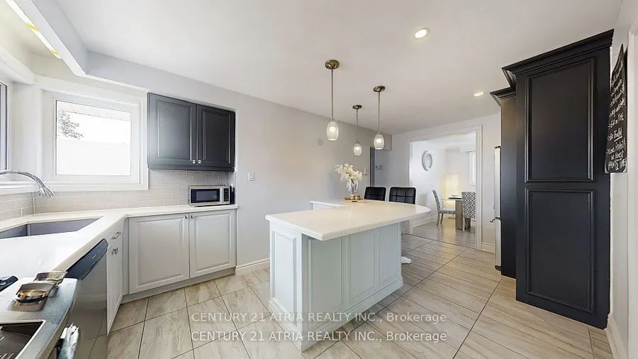 82 Clementine Square