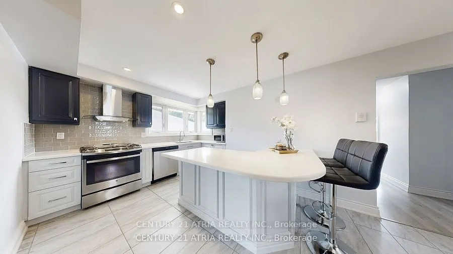 82 Clementine Square
