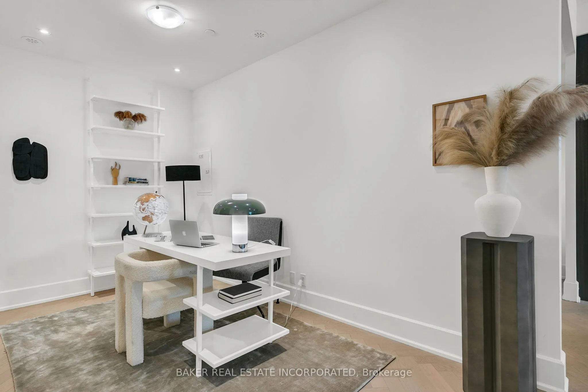 800 Broadview Avenue, #207