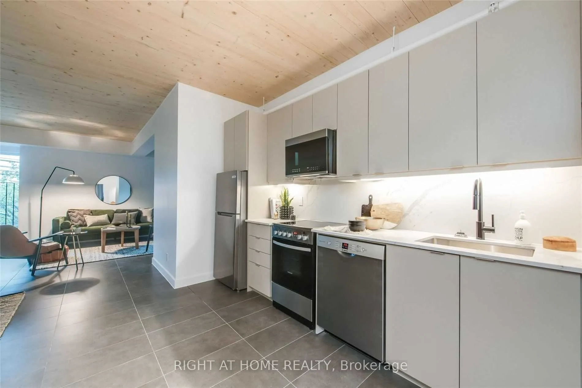 1598 Queen Street E, #302