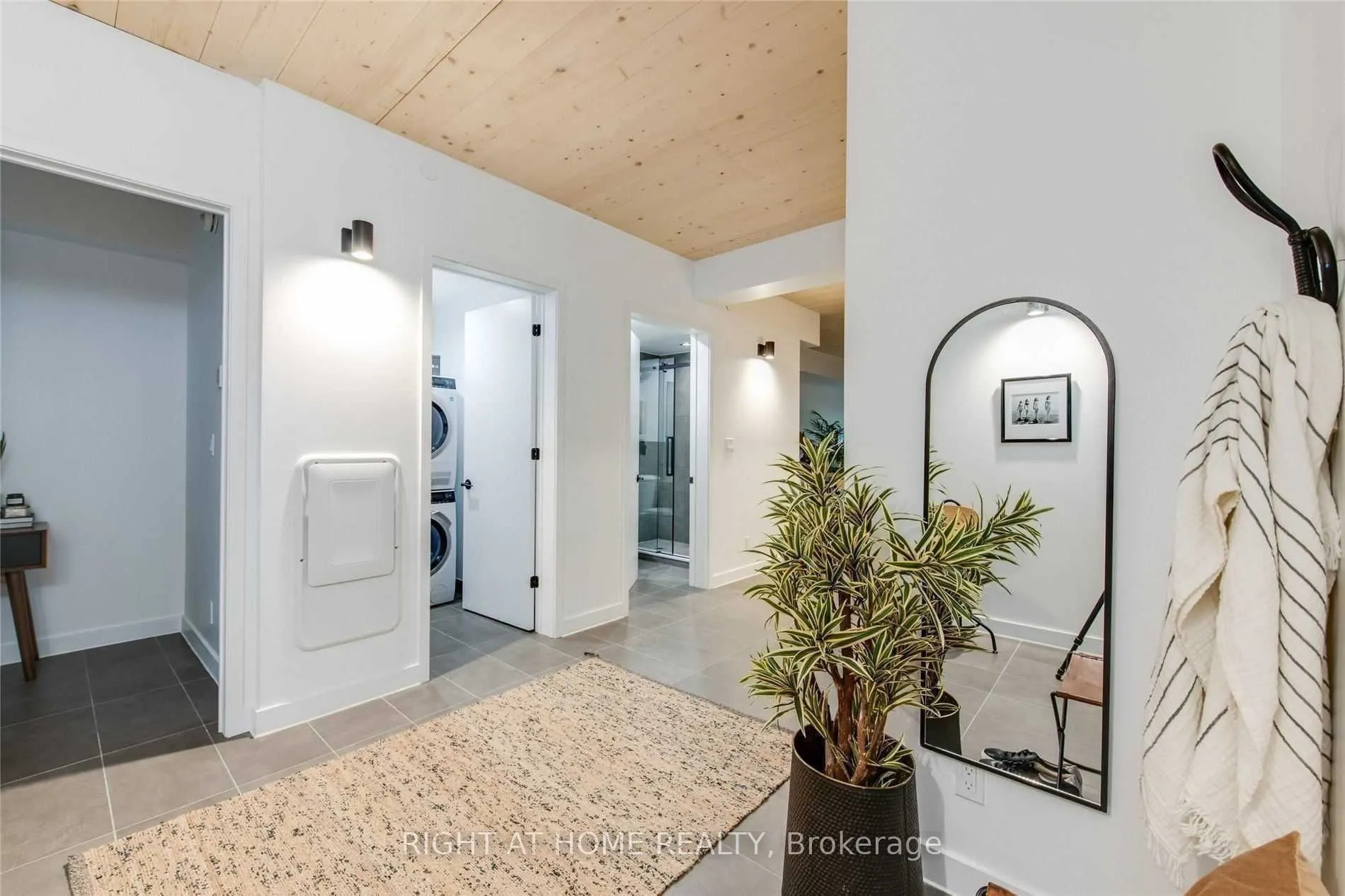 1598 Queen Street E, #302