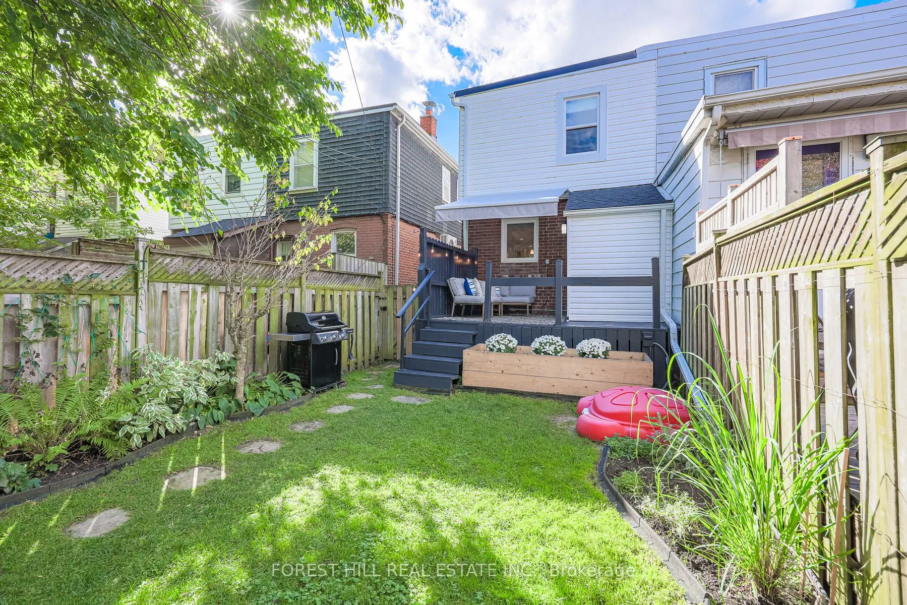 21 Dilworth Crescent