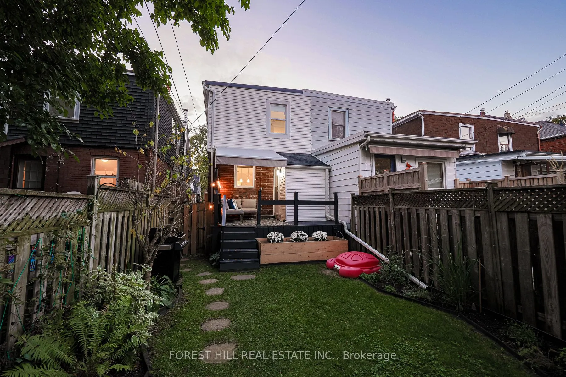 21 Dilworth Crescent