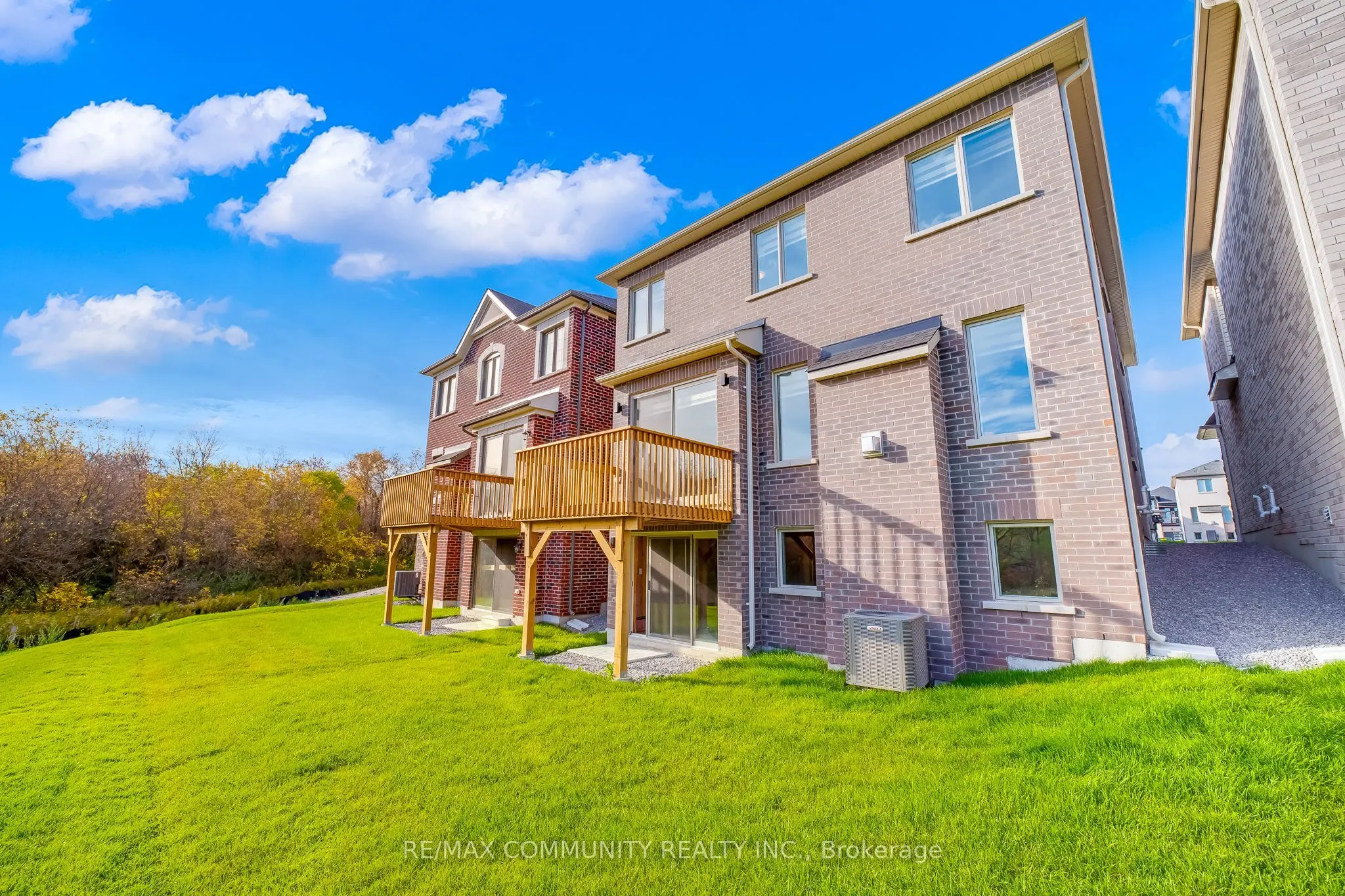 3328 Marchington Square