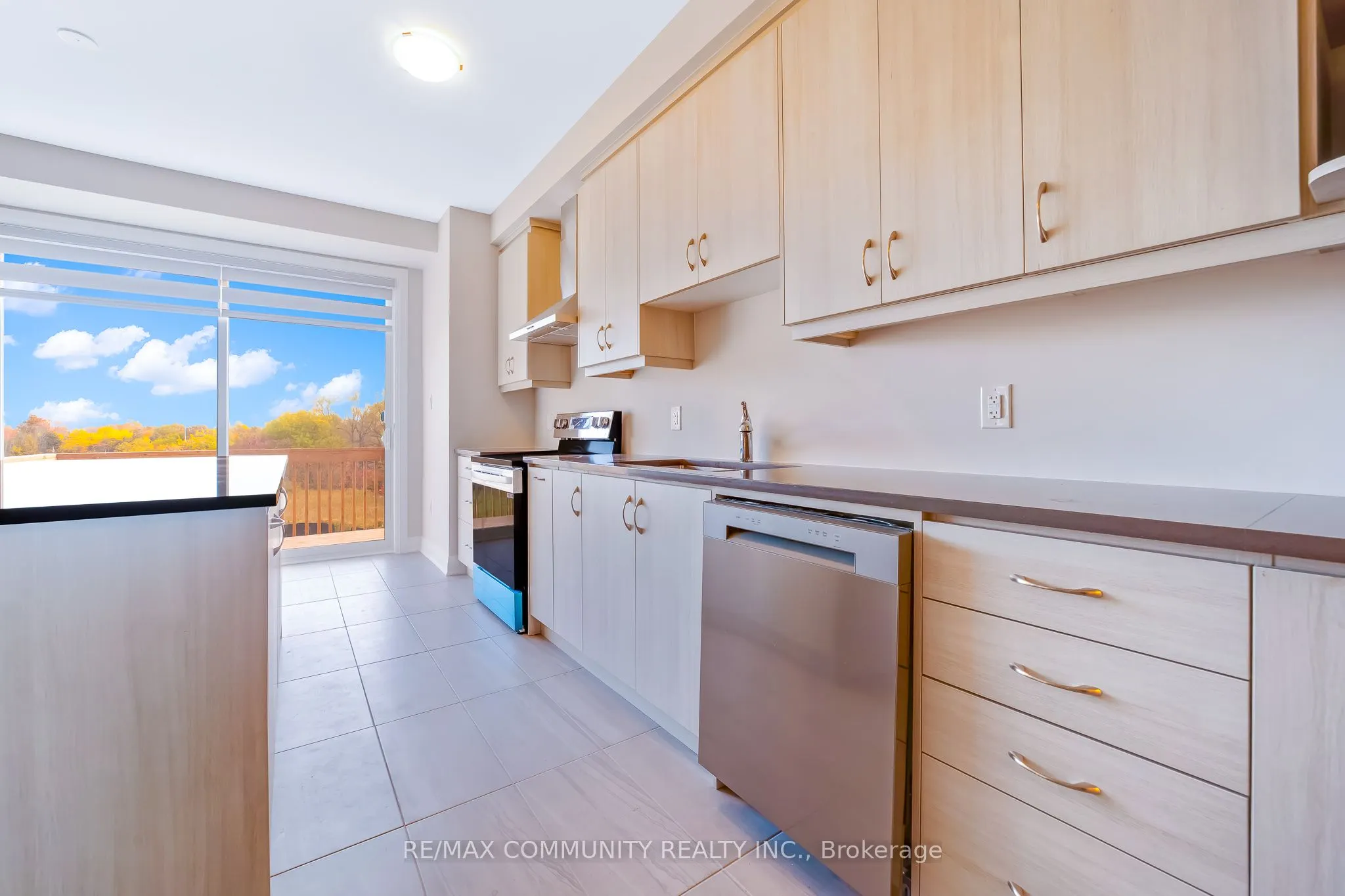 3328 Marchington Square