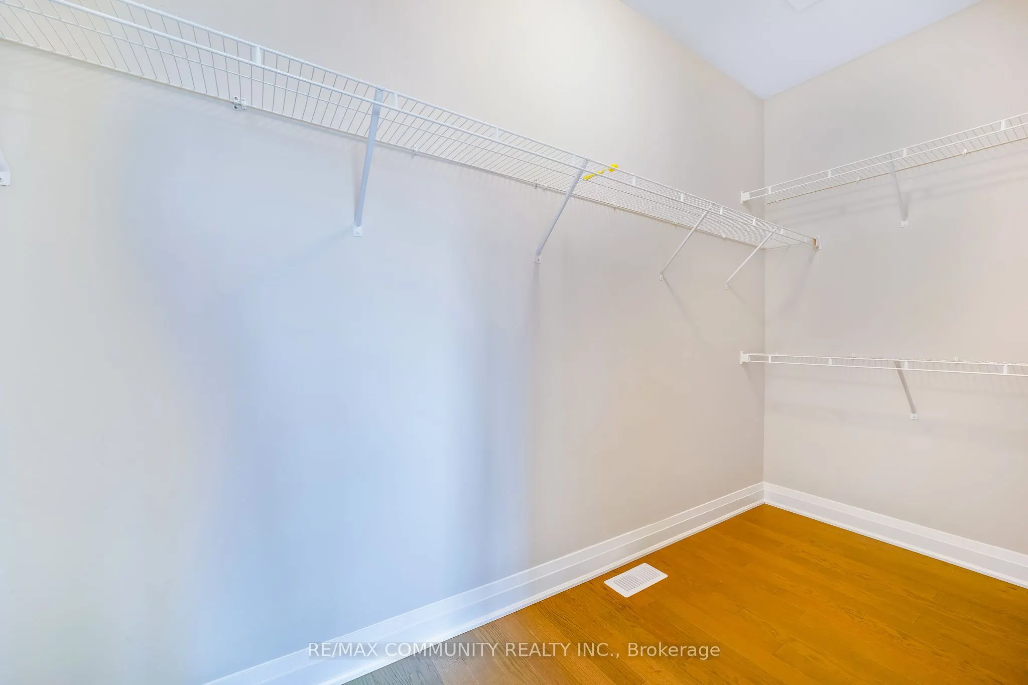 3328 Marchington Square