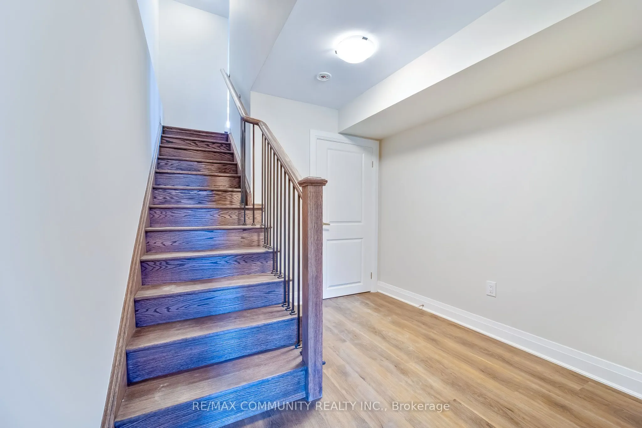 3328 Marchington Square