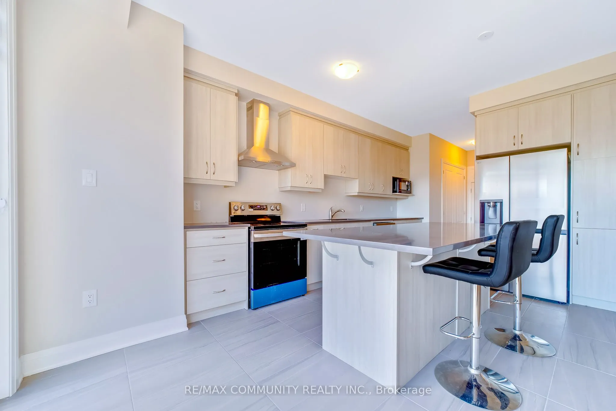 3328 Marchington Square