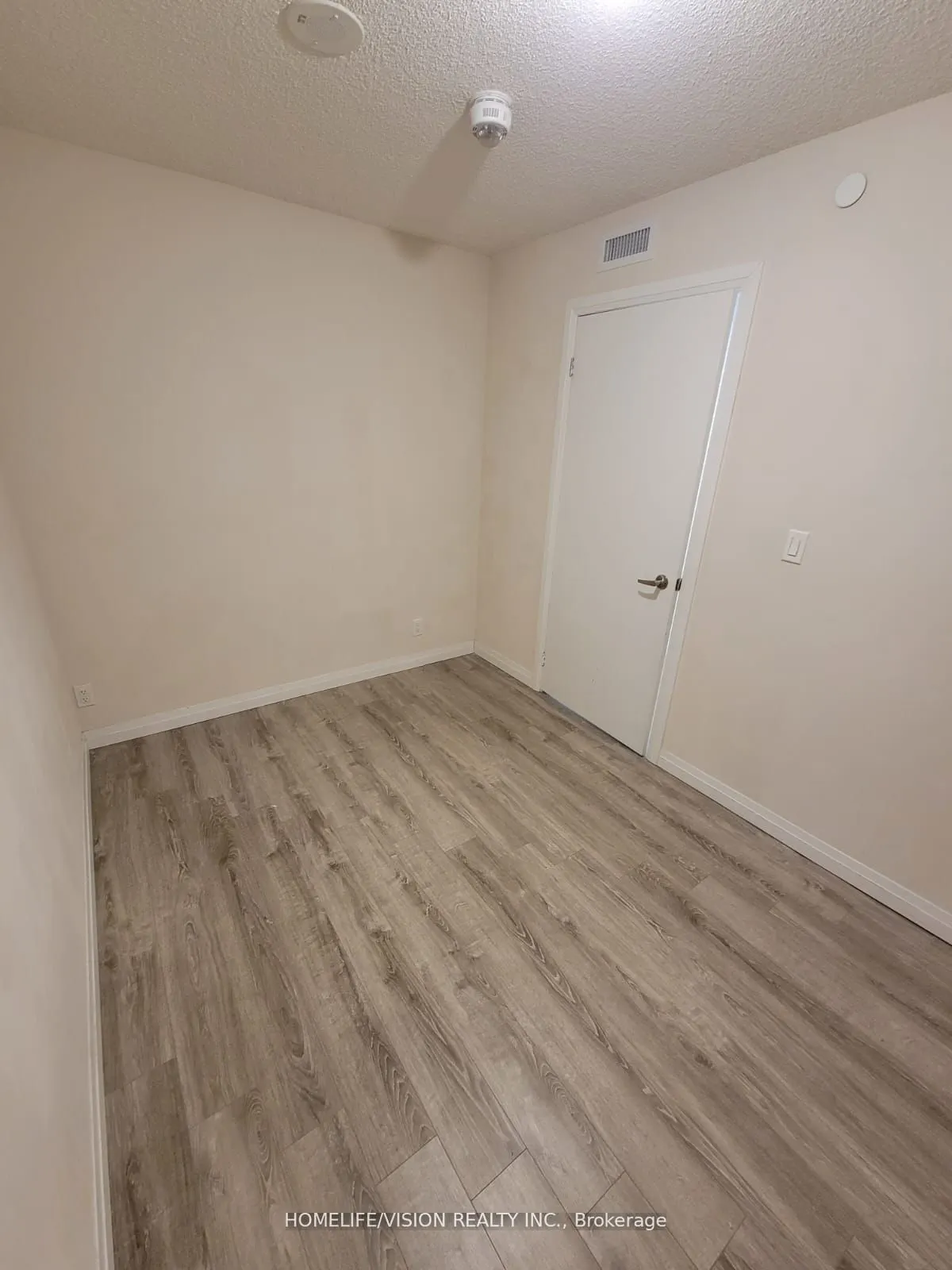 2152 Lawrence Avenue E, #604
