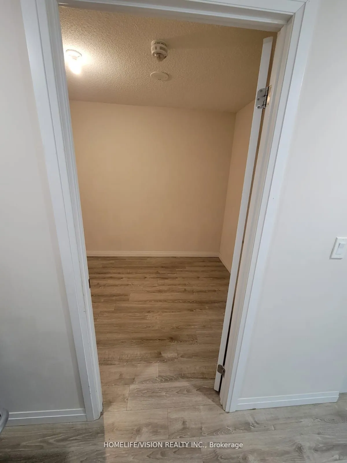 2152 Lawrence Avenue E, #604