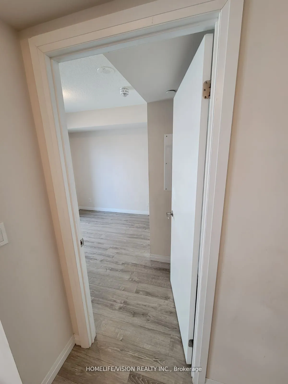 2152 Lawrence Avenue E, #604