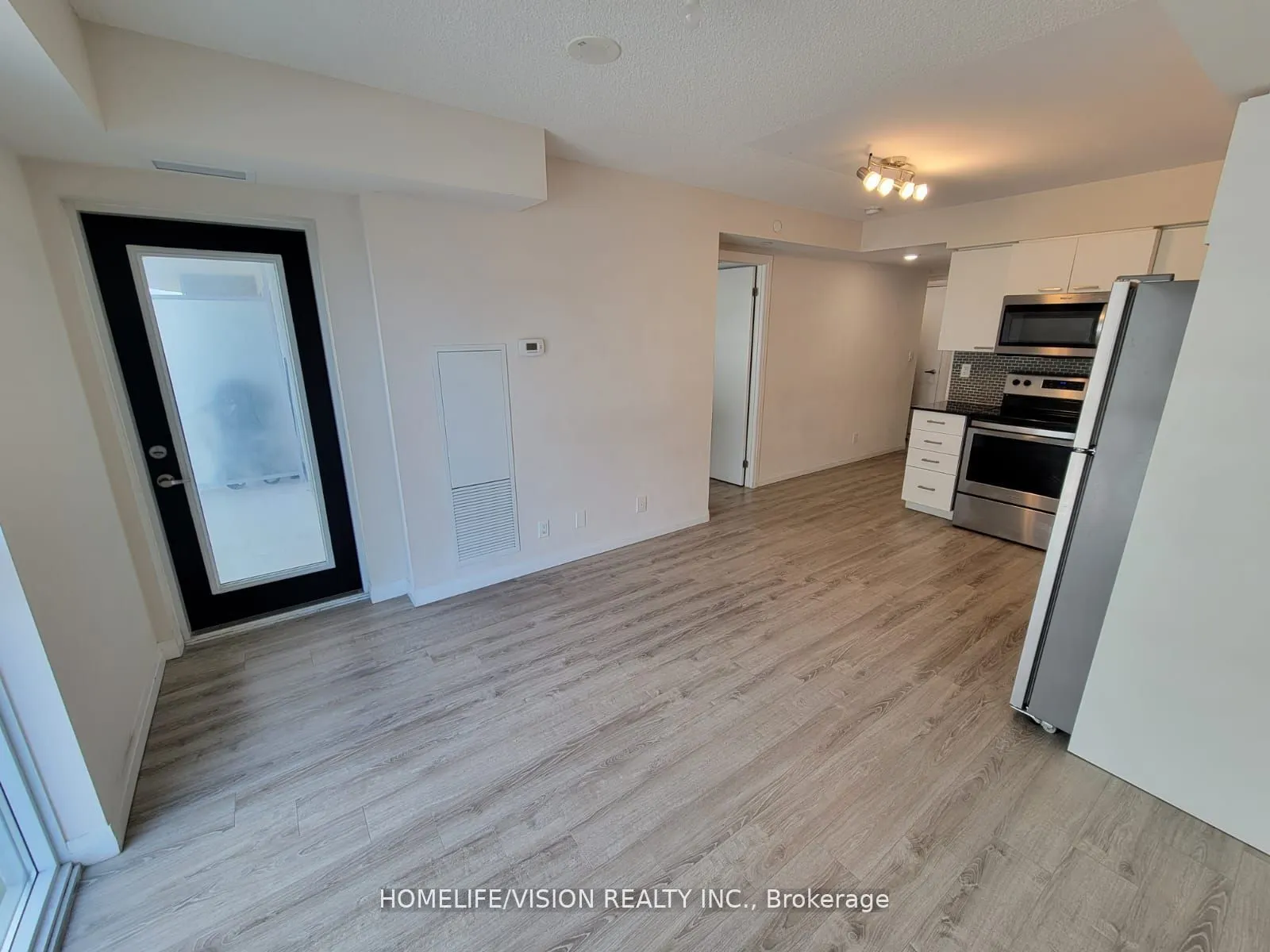 2152 Lawrence Avenue E, #604