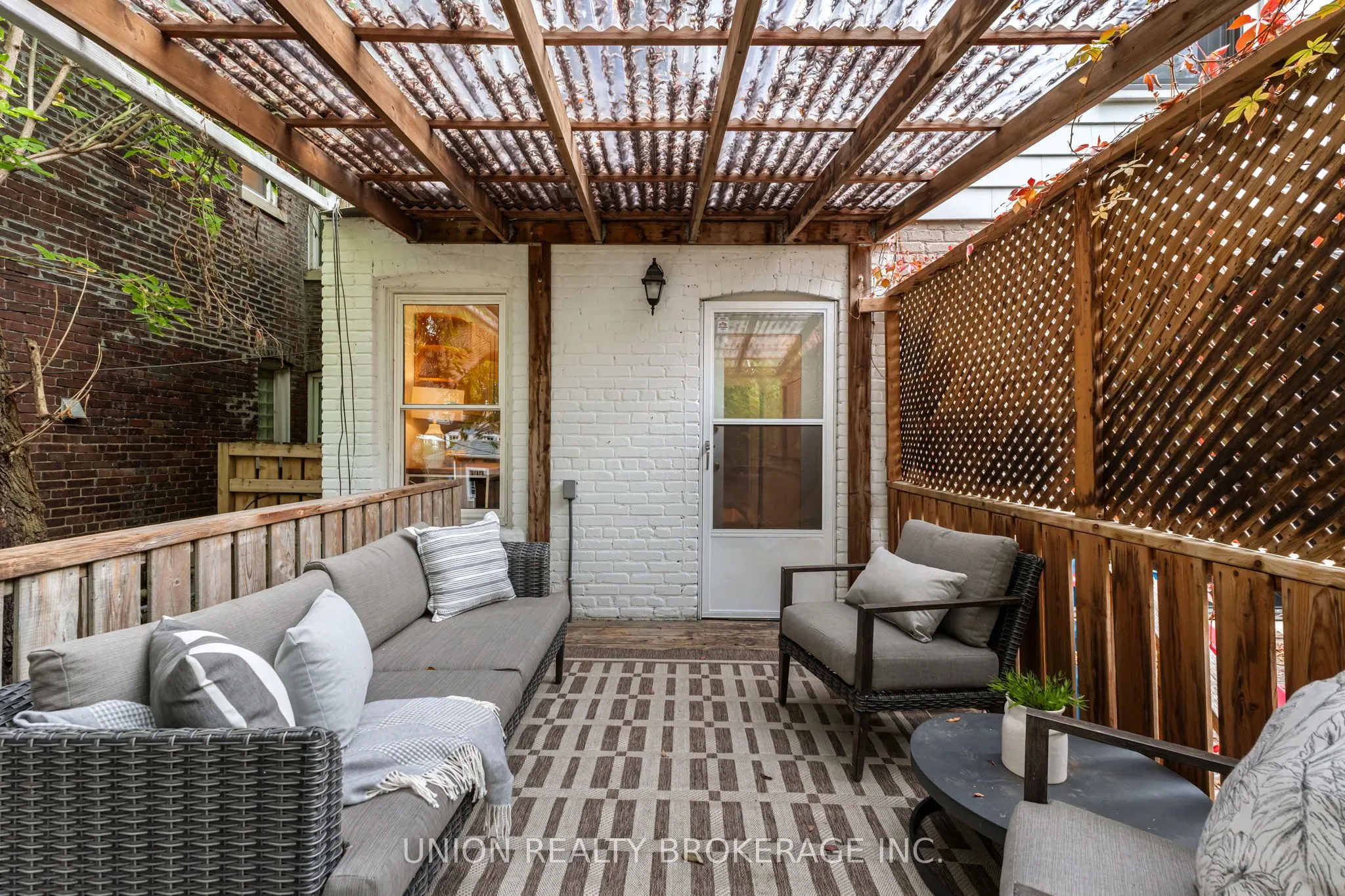 262 Silver Birch Avenue