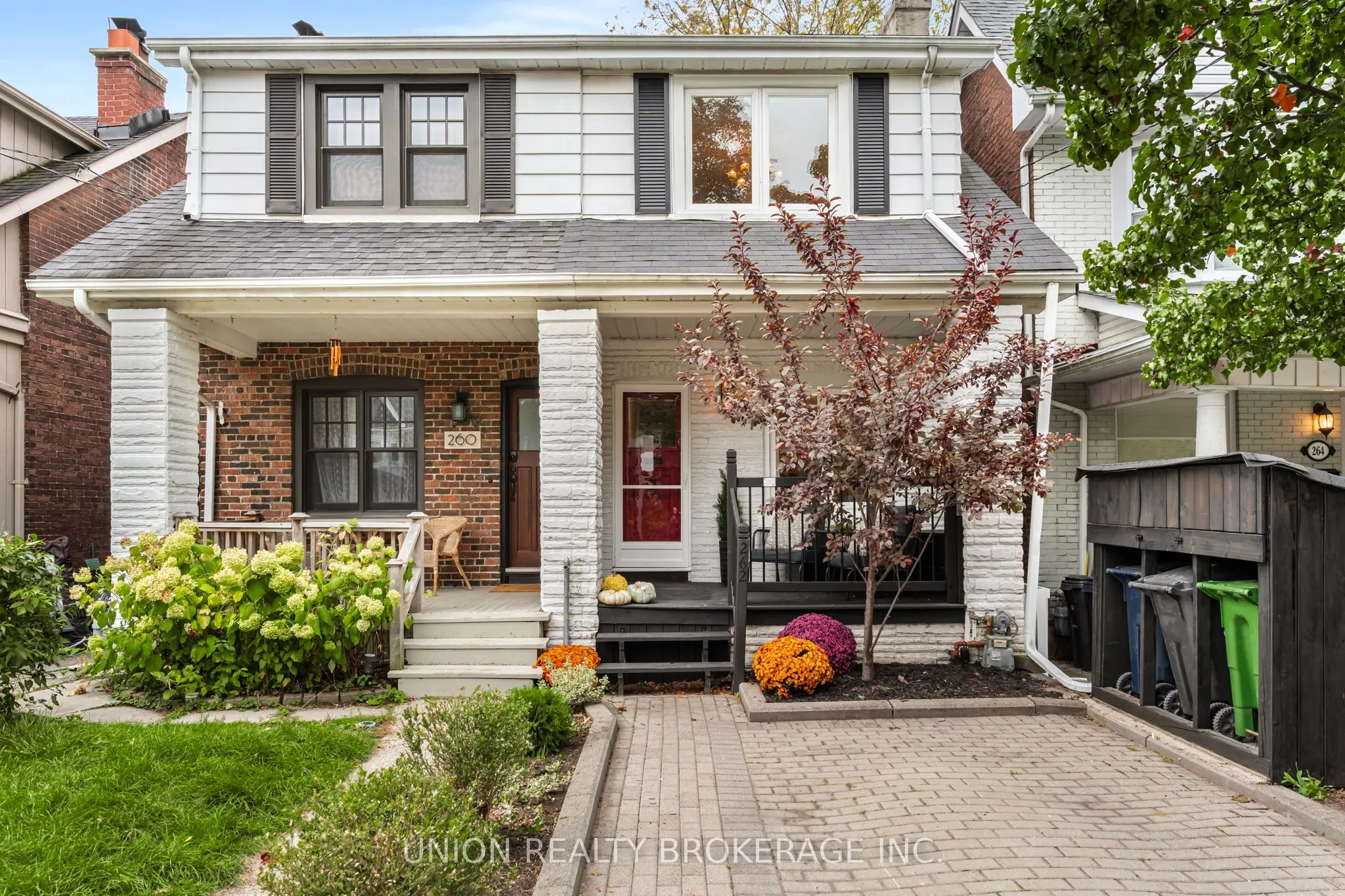 262 Silver Birch Avenue
