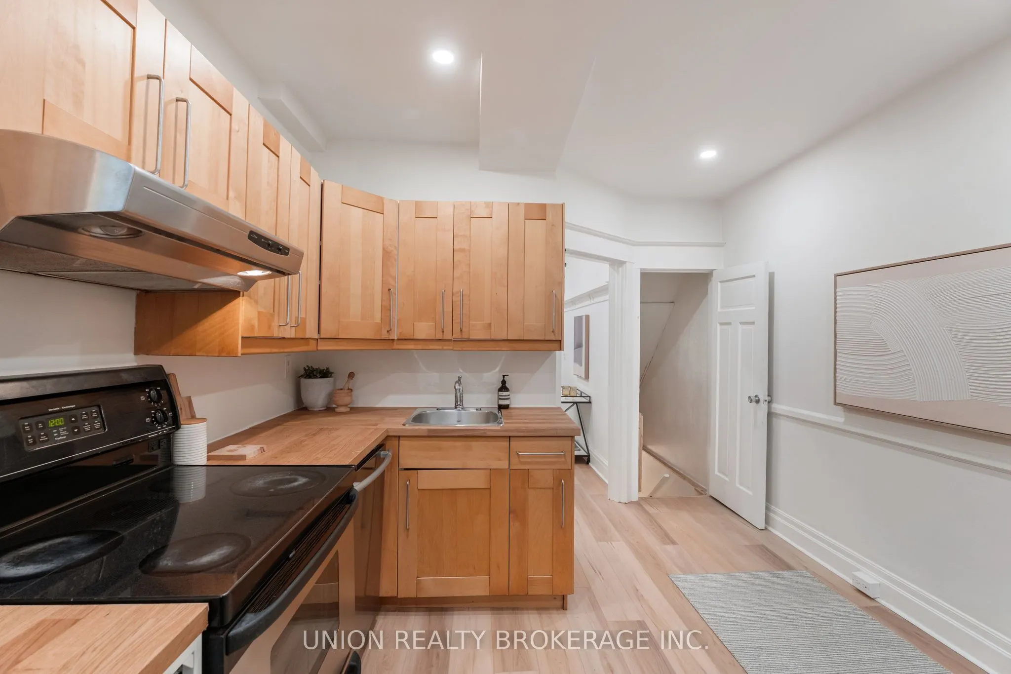262 Silver Birch Avenue
