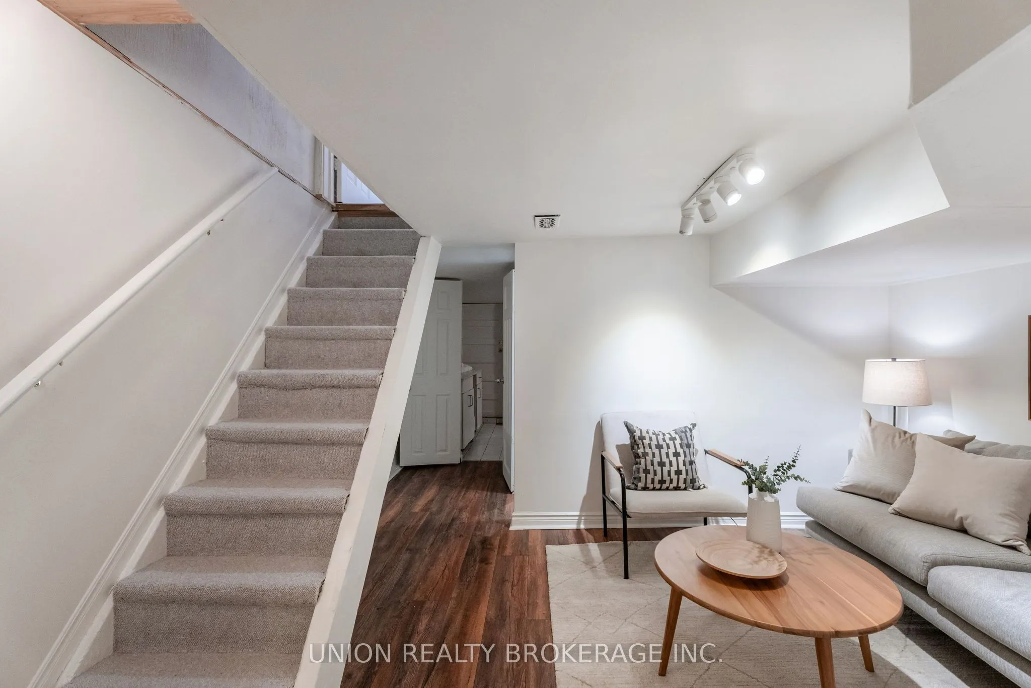 262 Silver Birch Avenue