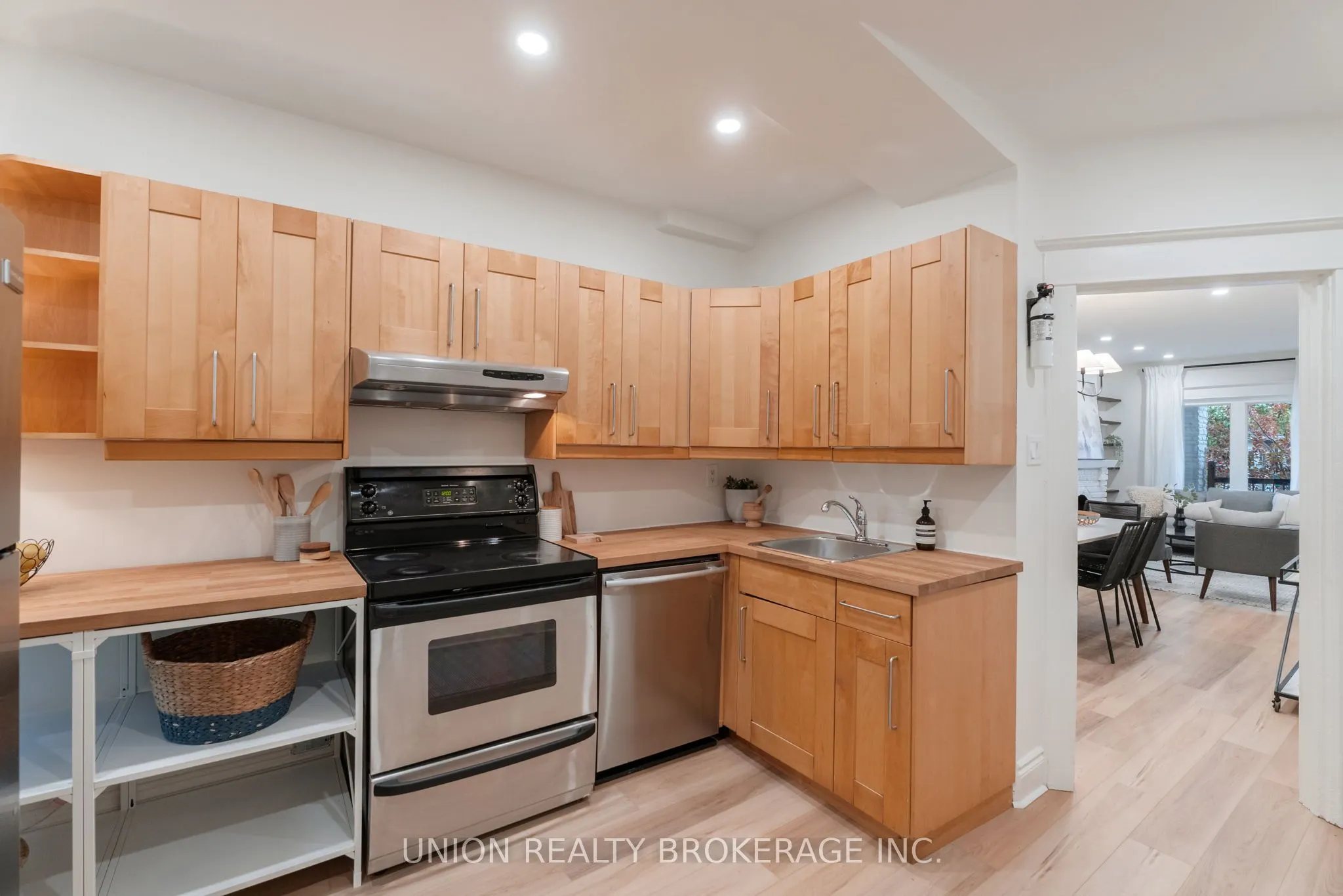 262 Silver Birch Avenue