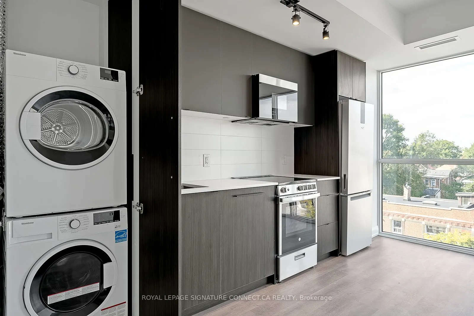2369 Danforth Avenue, #403