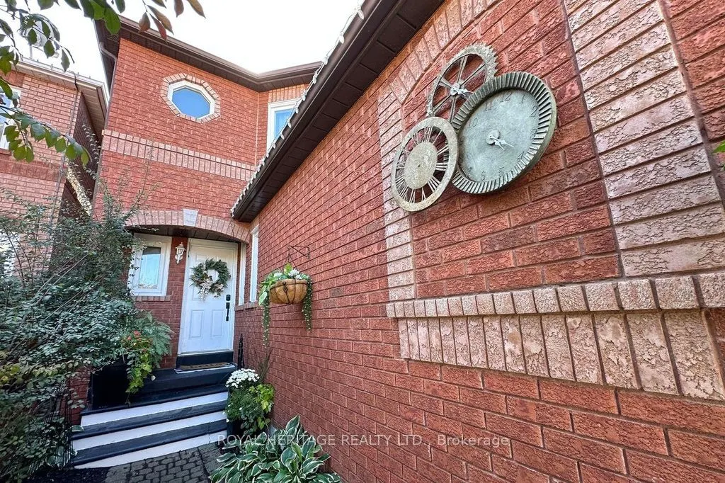 66 Fieldnest Crescent