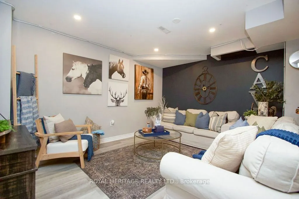 66 Fieldnest Crescent