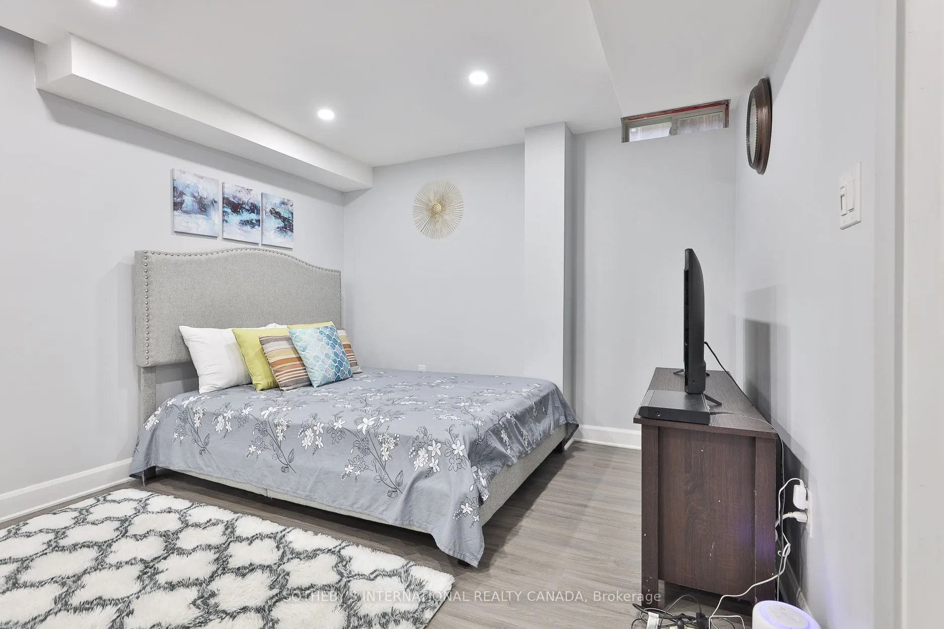 83 Norland Circle
