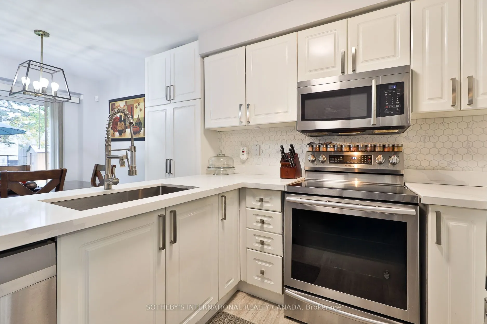 83 Norland Circle