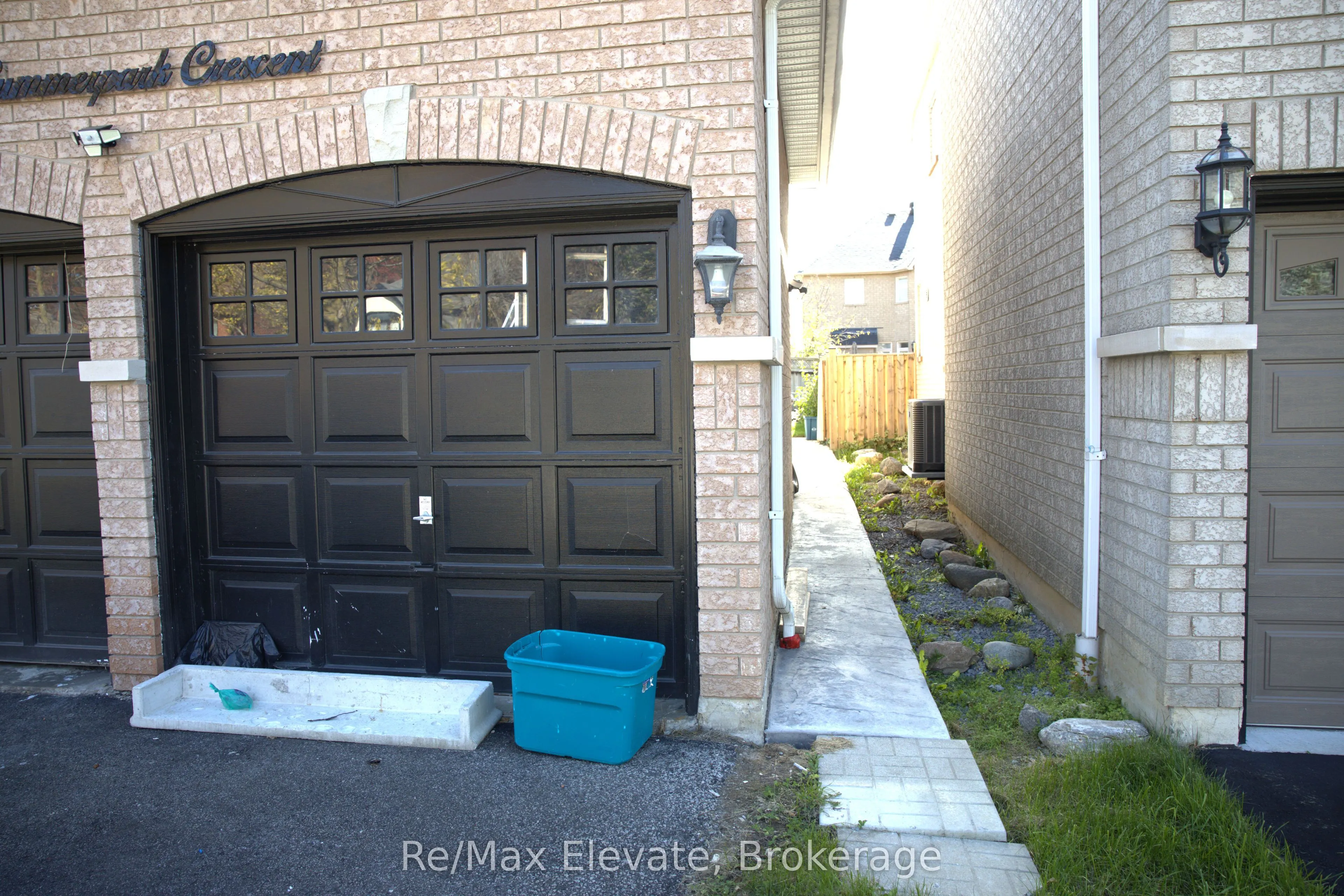 508 Summerpark Crescent