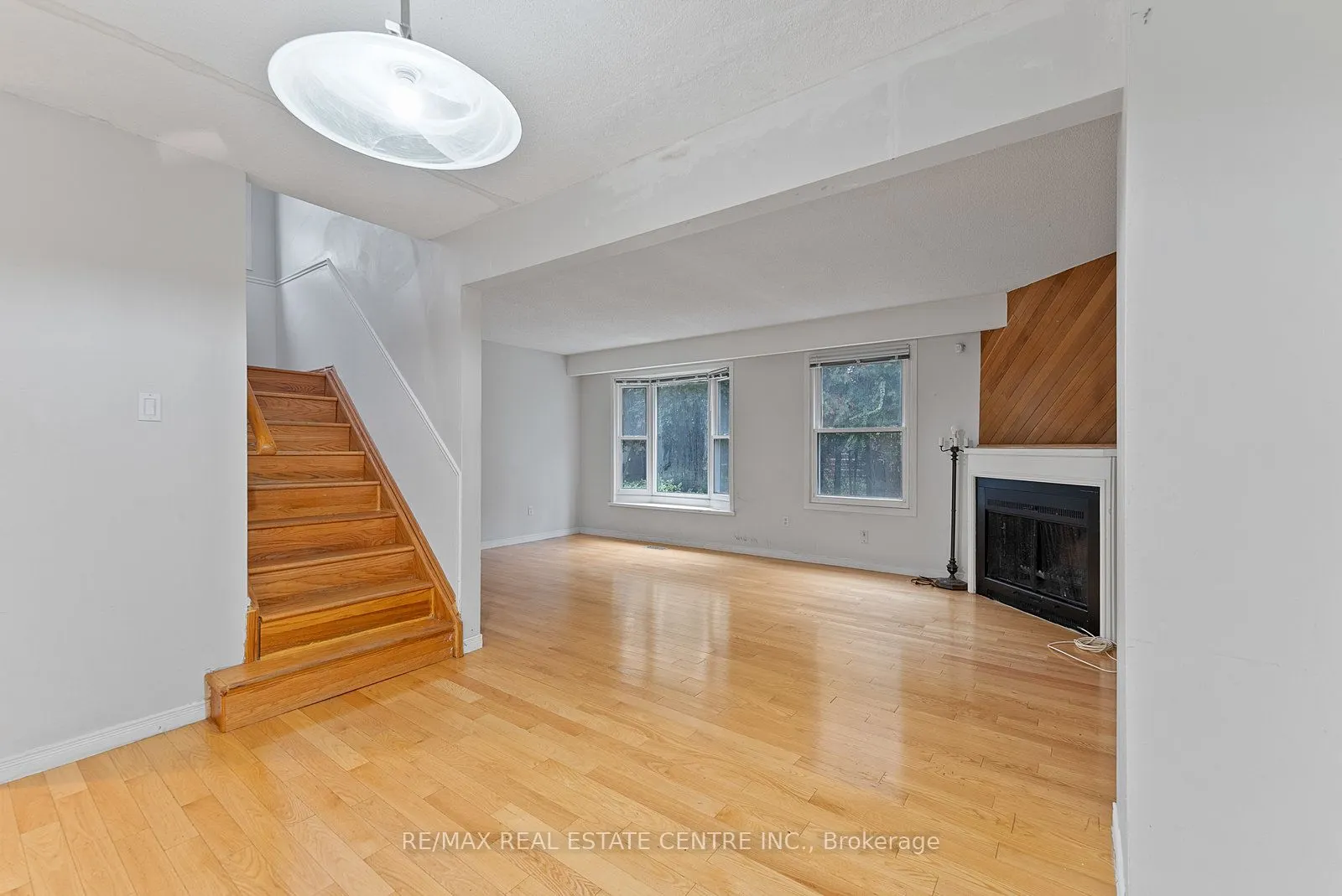 79 Fawndale Crescent, #Upper