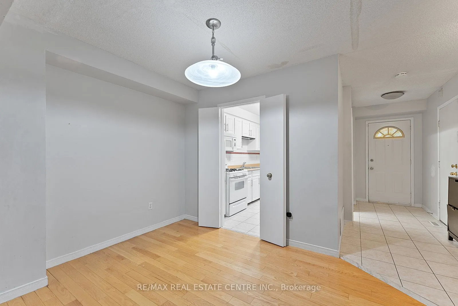 79 Fawndale Crescent, #Upper